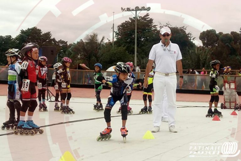 Bogotá realiza el Festival Menores de Patinaje Carreras