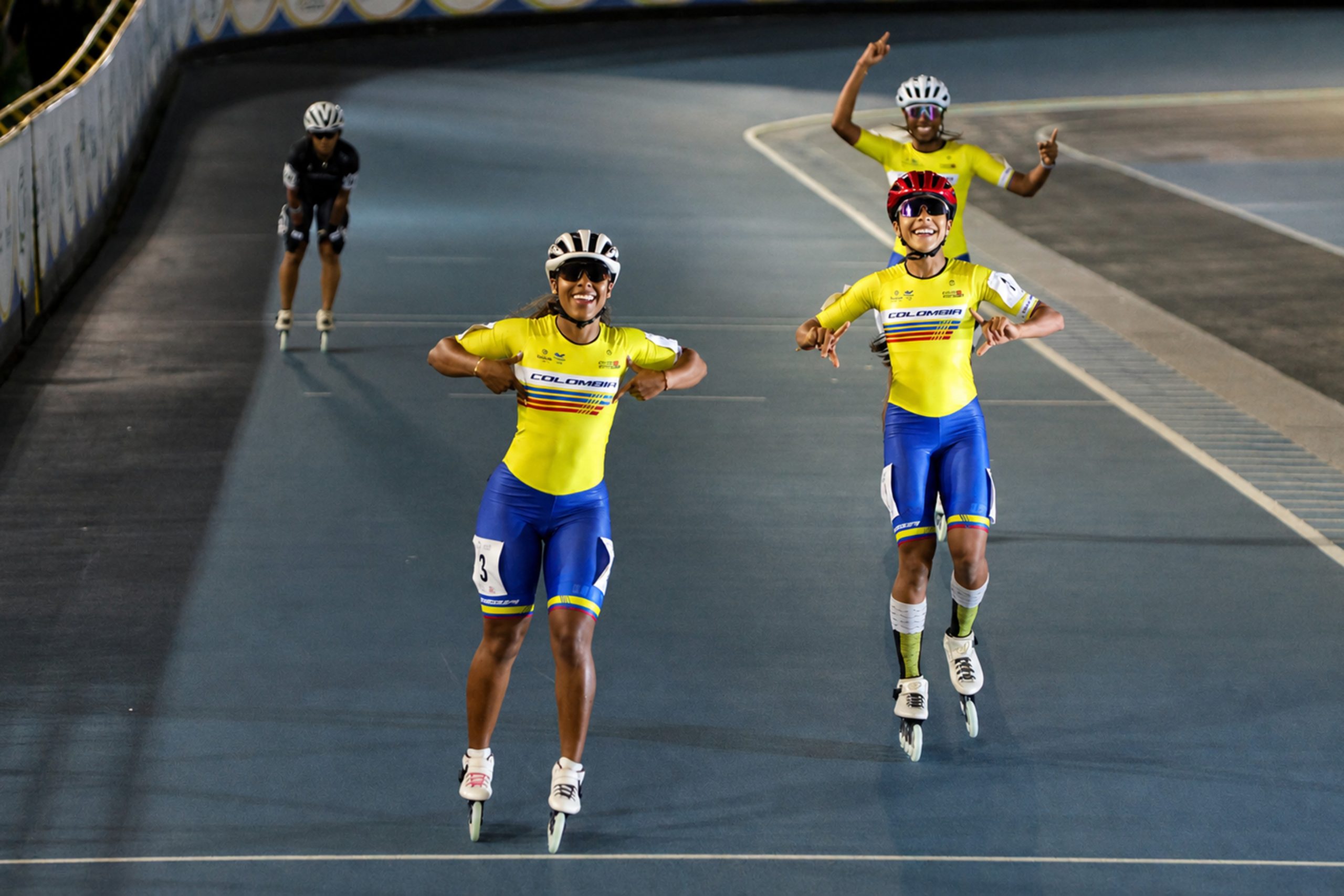 TODA UNA FIESTA EN LA PISTA. AHORA, VAMOS AL ASFALTO